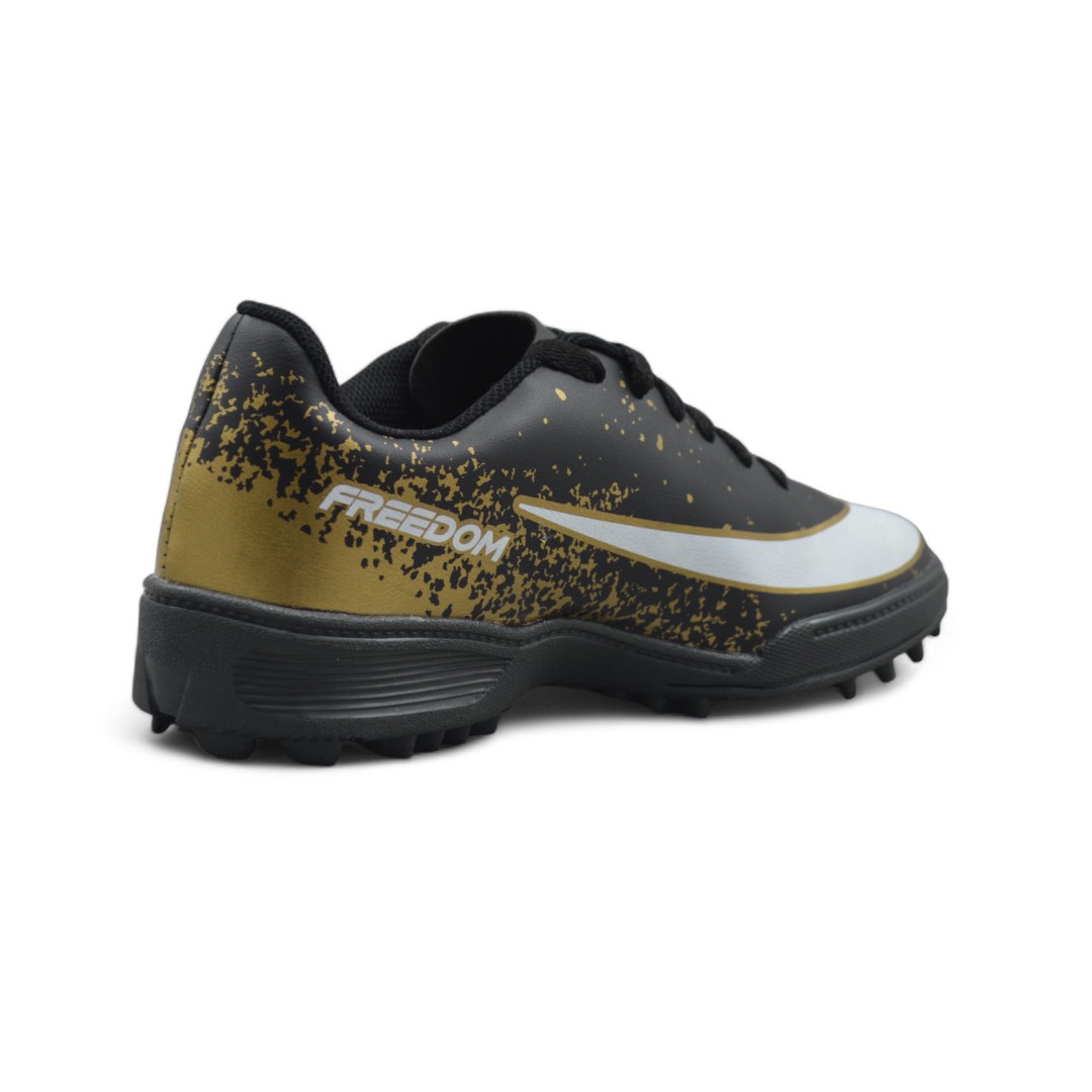 2029NEGRODORADO02-Photoroom