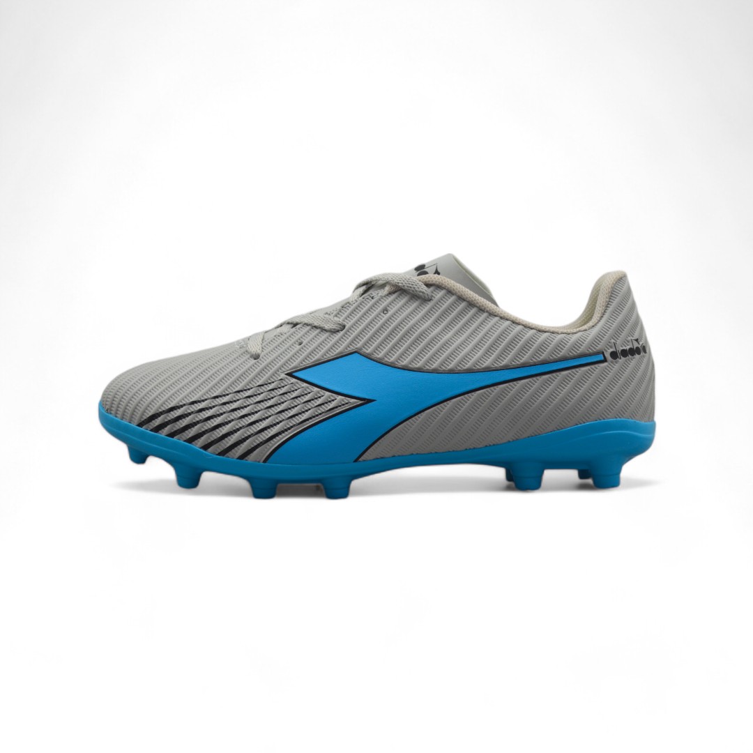 Articulo 2314<br>BOTIN CAMPO – DIADORA – 36/45<br>Color 01346 GRIS/CELESTE/NEGRO <br> <span class='titulo_secundario' style='background-color:white;color:black;margin-top:7px; margin-bottom:0px;font-size:20px;'>Precio del Par</span>