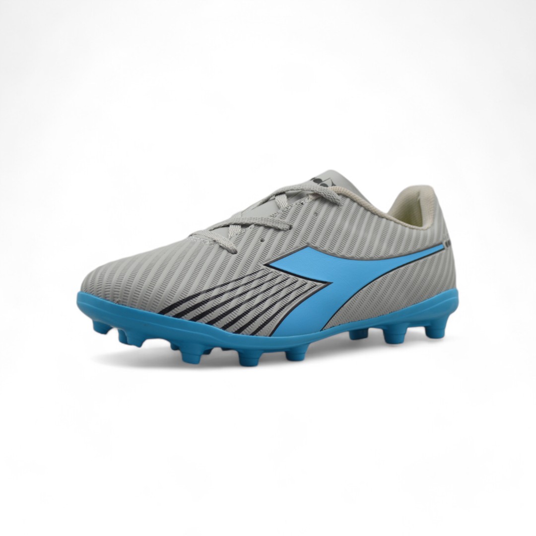 Articulo 2314<br>BOTIN CAMPO – DIADORA – 36/45<br>Color 01346 GRIS/CELESTE/NEGRO <br> <span class='titulo_secundario' style='background-color:white;color:black;margin-top:7px; margin-bottom:0px;font-size:20px;'>Precio del Par</span>