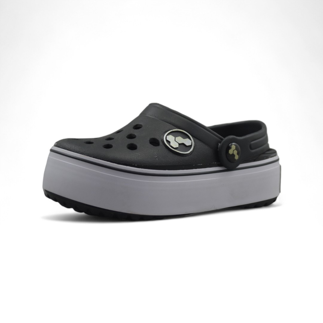 Articulo 832<br>CROCS PLATAFORMA – HARENA – 31/34 <br>Color 001 NEGRO <br> <span class='titulo_secundario' style='background-color:white;color:black;margin-top:7px; margin-bottom:0px;font-size:20px;'>Precio del Par</span>