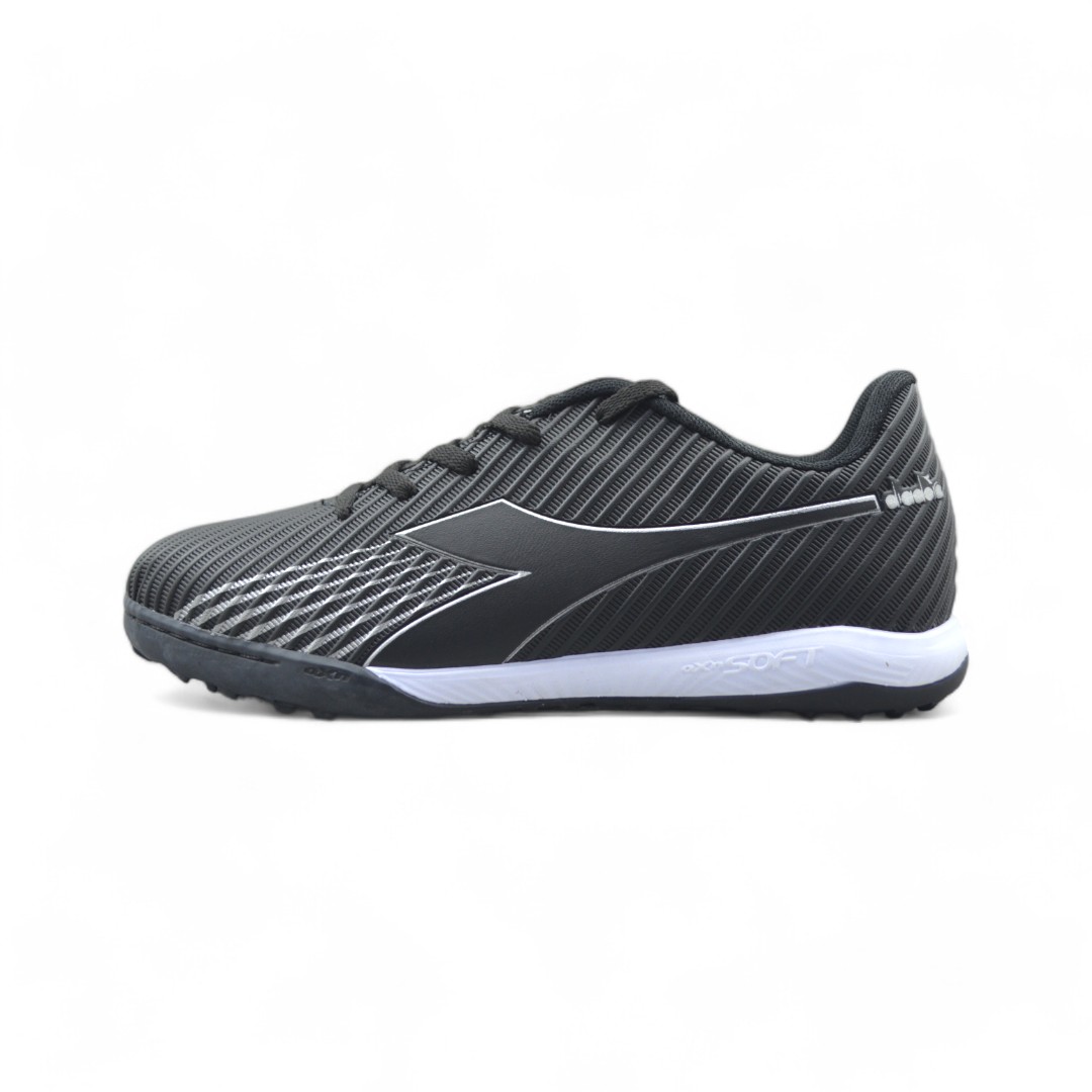 Articulo 2315<br>BOTIN F5 SALON – DIADORA – 36/45<br>Color 723 NEGRO / PLATA <br> <span class='titulo_secundario' style='background-color:white;color:black;margin-top:7px; margin-bottom:0px;font-size:20px;'>Precio del Par</span>