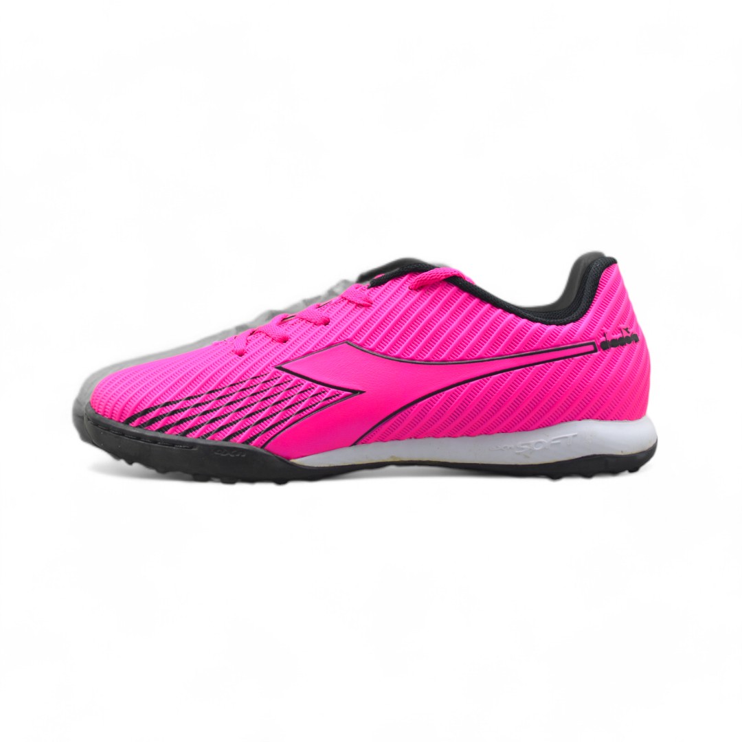 Articulo 2315<br>BOTIN F5 SALON – DIADORA – 36/45<br>Color 01401 PINK/NEGRO <br> <span class='titulo_secundario' style='background-color:white;color:black;margin-top:7px; margin-bottom:0px;font-size:20px;'>Precio del Par</span>