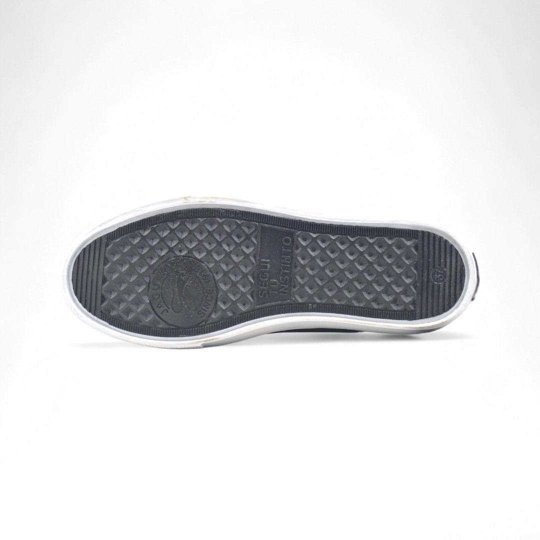 2387NEGRO03-Photoroom