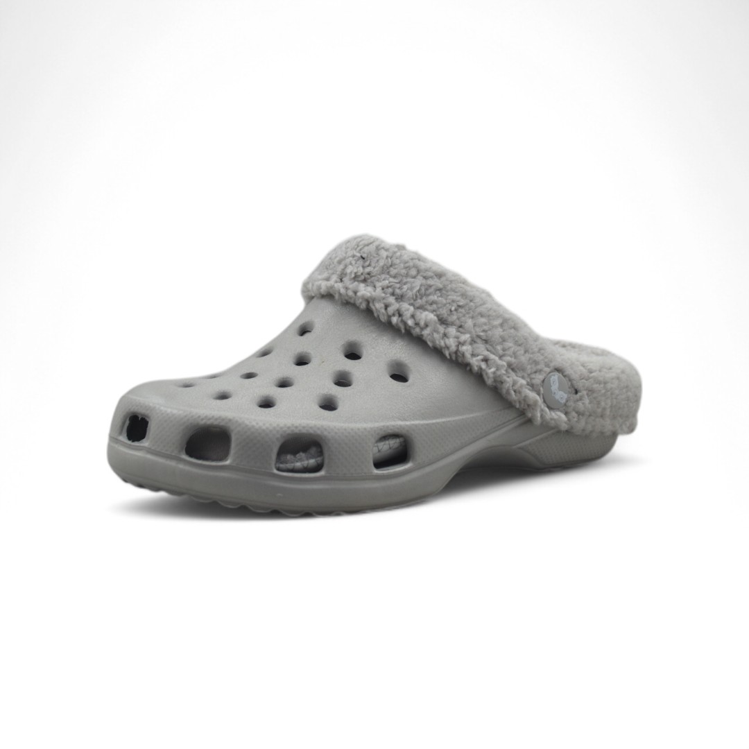  Articulo 1099<br>CROCS CON ABRIGO 35/40 – SUECO <br>Color 015  GRIS <br> <span class='titulo_secundario' style='background-color:white;color:black;margin-top:7px; margin-bottom:0px;font-size:20px;'>Precio del Par</span>