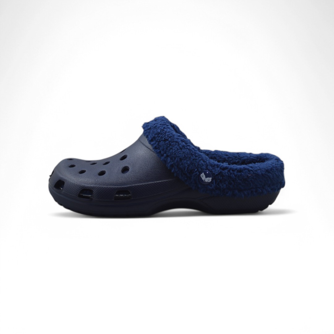  Articulo 1100<br>CROCS CON ABRIGO 41/44 – SUECO <br>Color 016 AZUL <br> <span class='titulo_secundario' style='background-color:white;color:black;margin-top:7px; margin-bottom:0px;font-size:20px;'>Precio del Par</span>