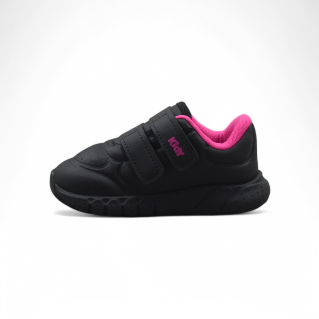 Articulo 2504<br>ZAPATILLA URBANA – KIDY – 18/23<br>Color 007 NEGRO/ROSA <br> <span class='titulo_secundario' style='background-color:white;color:black;margin-top:7px; margin-bottom:0px;font-size:20px;'>Precio del Par</span>