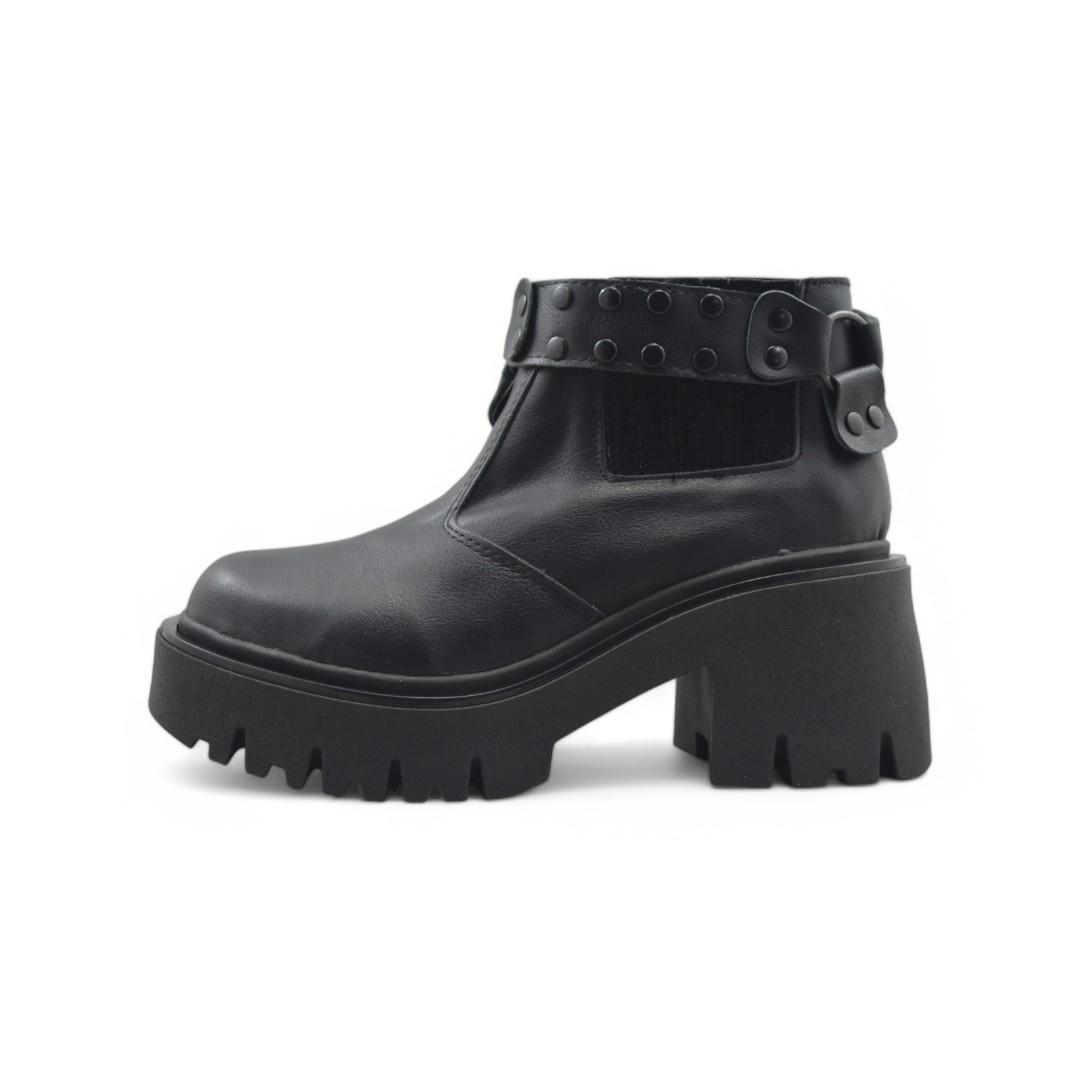  Articulo 2526<br>BORCEGO DAMA – 35/40 – 711<br>Color 001 NEGRO <br> <span class='titulo_secundario' style='background-color:white;color:black;margin-top:7px; margin-bottom:0px;font-size:20px;'>Precio del Par</span>