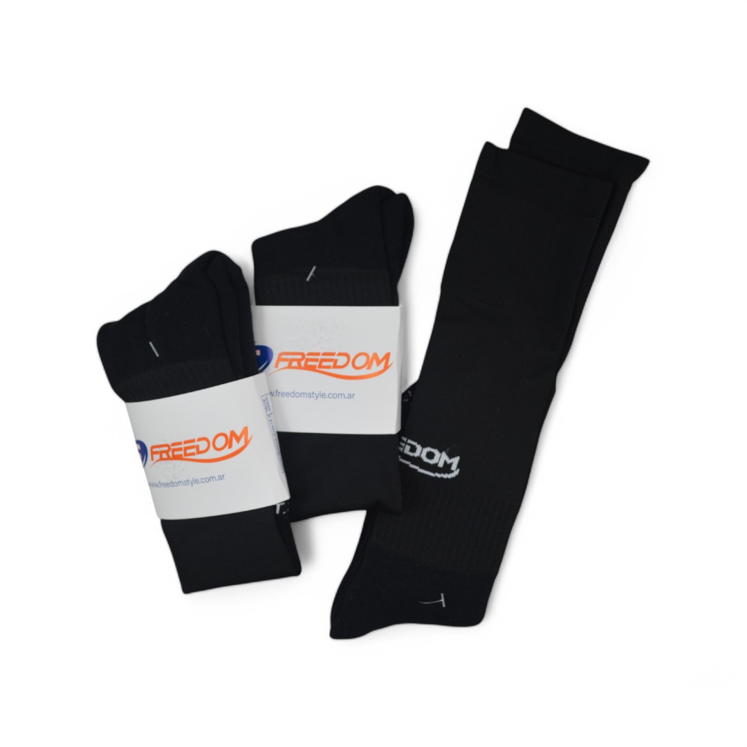  Articulo 2555<br>MEDIAS FUTBOL – FREEDOM – 31/35<br>Color 001 NEGRO <br> <span class='titulo_secundario' style='background-color:white;color:black;margin-top:7px; margin-bottom:0px;font-size:20px;'>Precio del Par</span>