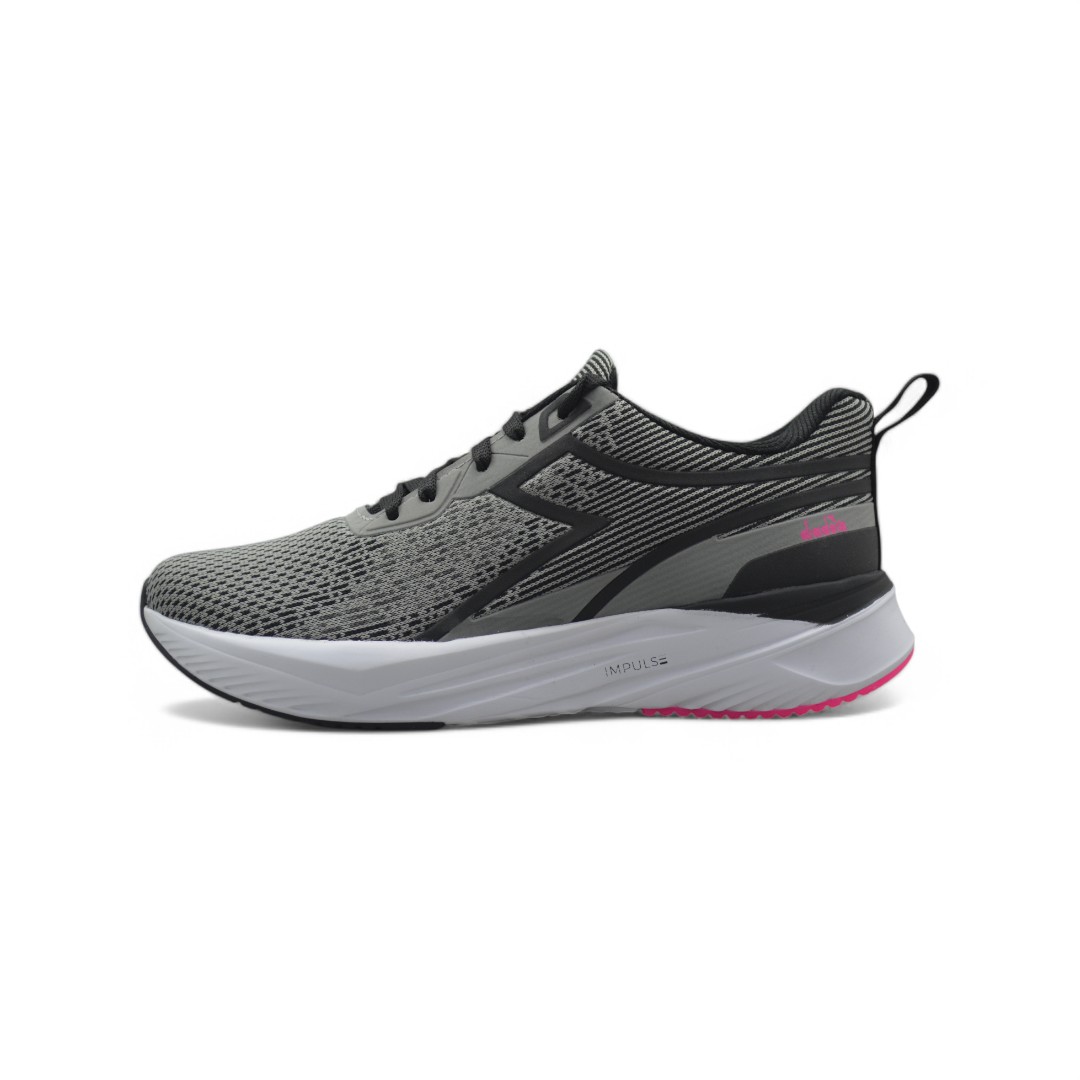 Articulo 2579<br>ZAPATILLA DEPORTIVA – DIADORA – 36/44<br>Color 734 GRAFITO/PRETO/PINK <br> <span class='titulo_secundario' style='background-color:white;color:black;margin-top:7px; margin-bottom:0px;font-size:20px;'>Precio del Par</span>