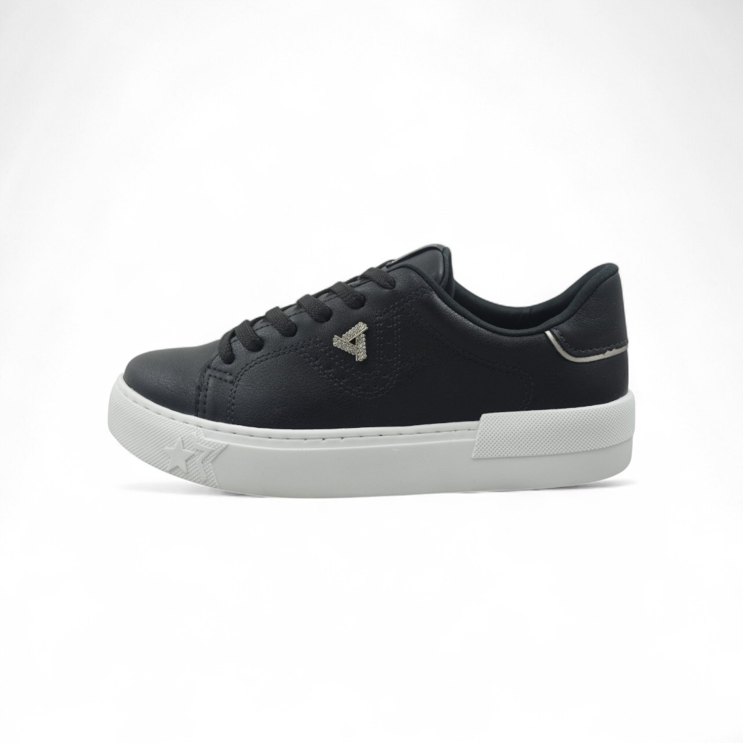  Articulo 2651<br>ZAPATILLA URBANA – VIA MARTE – 36/40<br>Color 127 NEGRO / NEGRO <br> <span class='titulo_secundario' style='background-color:white;color:black;margin-top:7px; margin-bottom:0px;font-size:20px;'>Precio del Par</span>