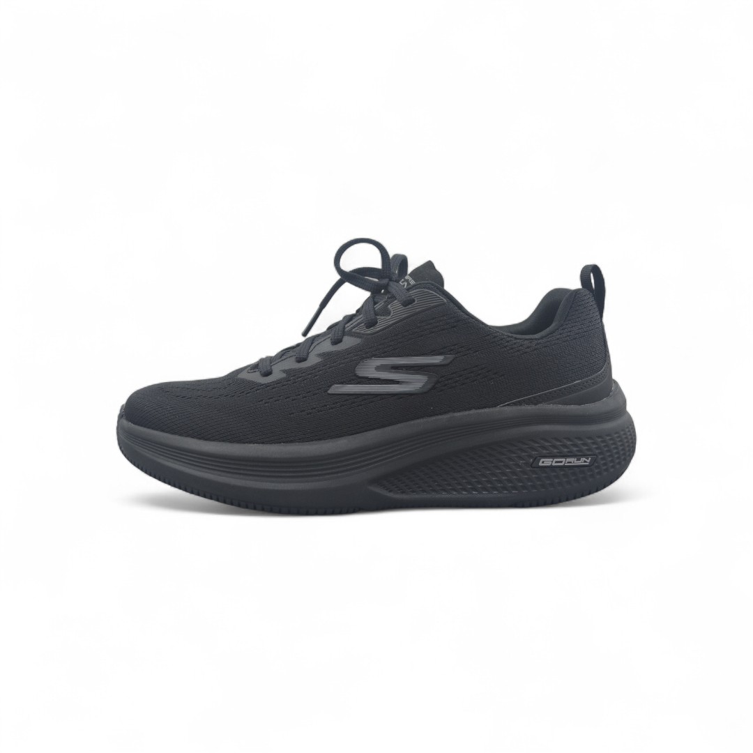  Articulo 2434<br>ZAPATILLA DEPORTIVA – SKECHERS – 39/45 <br>Color 001 NEGRO <br> <span class='titulo_secundario' style='background-color:white;color:black;margin-top:7px; margin-bottom:0px;font-size:20px;'>Precio del Par</span>