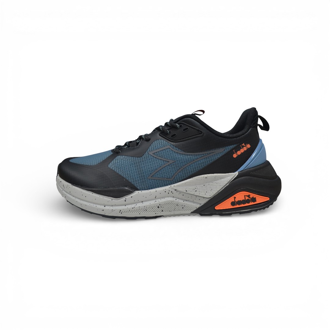 Articulo 2783<br>ZAPATILLA TREKKING – DIADORA – 39/45<br>Color 016 AZUL <br> <span class='titulo_secundario' style='background-color:white;color:black;margin-top:7px; margin-bottom:0px;font-size:20px;'>Precio del Par</span>