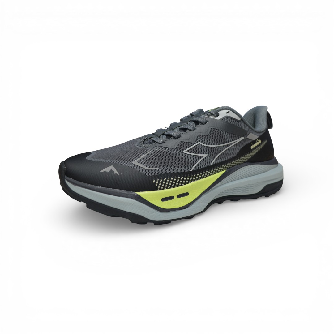 Articulo 2784<br>ZAPATILLA TREKKING – DIADORA – 39/45<br>Color 01450 GRIS / OSCURO <br> <span class='titulo_secundario' style='background-color:white;color:black;margin-top:7px; margin-bottom:0px;font-size:20px;'>Precio del Par</span>