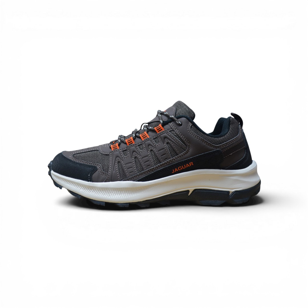  Articulo 2812<br>ZAPATILLA TREKKING – JAGUAR – 40/45<br>Color 332 CHOCOLATE <br> <span class='titulo_secundario' style='background-color:white;color:black;margin-top:7px; margin-bottom:0px;font-size:20px;'>Precio del Par</span>