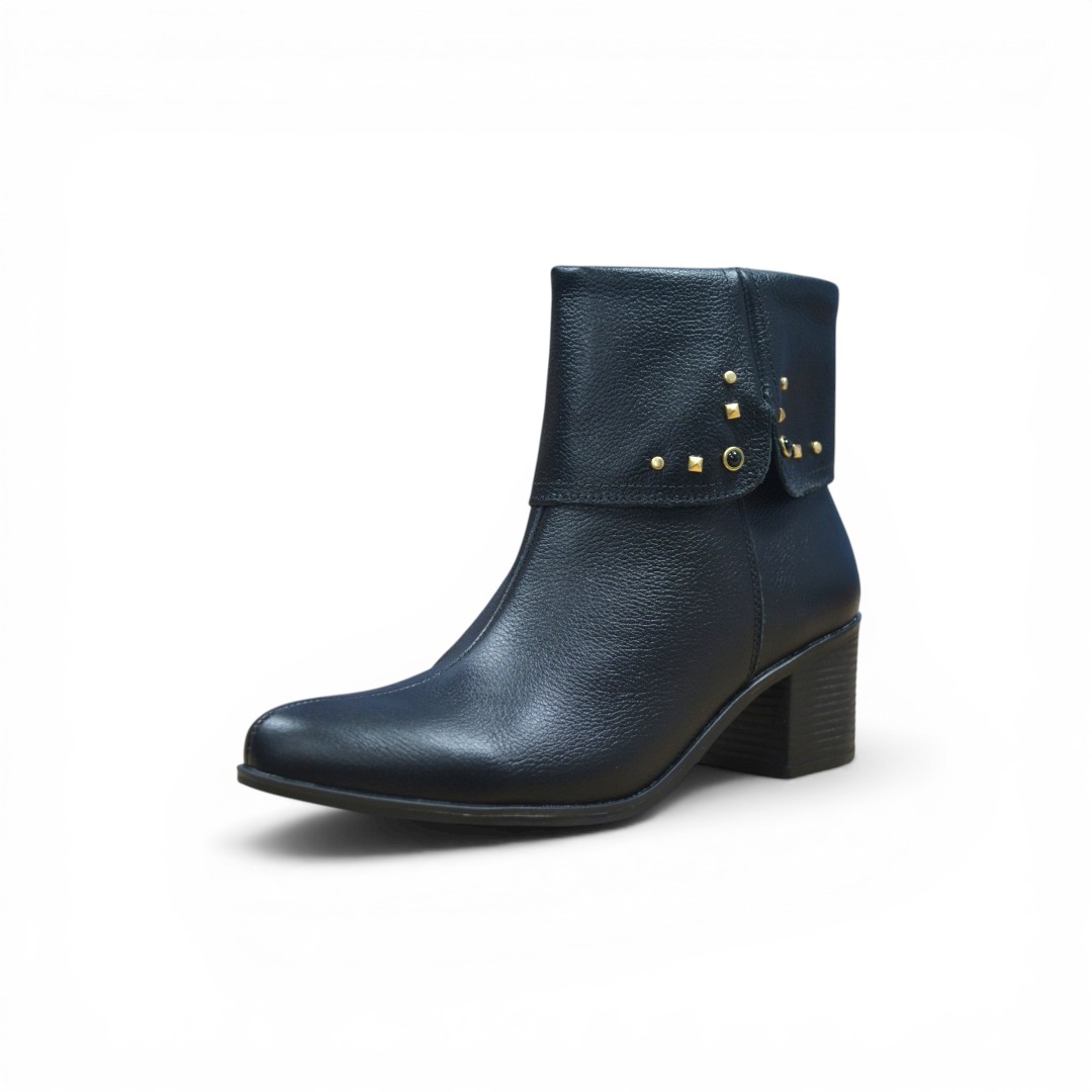 Articulo 2826<br>BOTA DAMA – VIA MARTE – 36/40<br>Color 001 NEGRO <br> <span class='titulo_secundario' style='background-color:white;color:black;margin-top:7px; margin-bottom:0px;font-size:20px;'>Precio del Par</span>