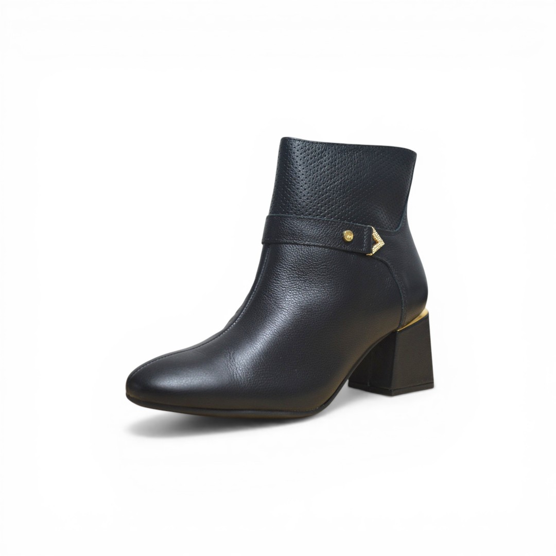  Articulo 2838<br>BOTA DAMA – VIA MARTE – 36/40<br>Color 001 NEGRO <br> <span class='titulo_secundario' style='background-color:white;color:black;margin-top:7px; margin-bottom:0px;font-size:20px;'>Precio del Par</span>