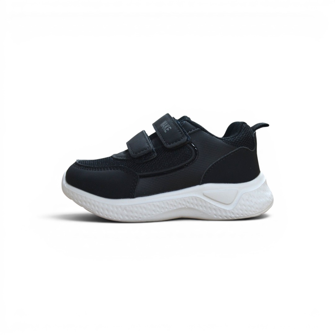 Articulo 2872<br>ZAPATILLA URBANA – WAKE – 22/27<br>Color 001 NEGRO <br> <span class='titulo_secundario' style='background-color:white;color:black;margin-top:7px; margin-bottom:0px;font-size:20px;'>Precio del Par</span>