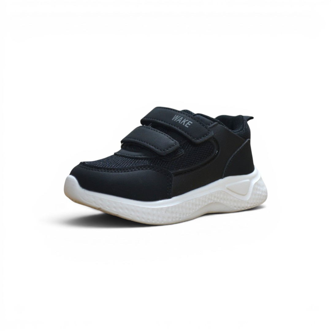  Articulo 2872<br>ZAPATILLA URBANA – WAKE – 22/27<br>Color 001 NEGRO <br> <span class='titulo_secundario' style='background-color:white;color:black;margin-top:7px; margin-bottom:0px;font-size:20px;'>Precio del Par</span>