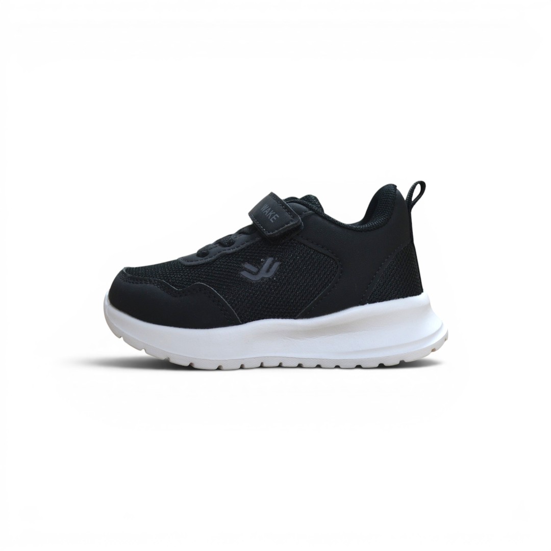  Articulo 2874<br>ZAPATILLA URBANA – WAKE – 22/27<br>Color 001 NEGRO <br> <span class='titulo_secundario' style='background-color:white;color:black;margin-top:7px; margin-bottom:0px;font-size:20px;'>Precio del Par</span>