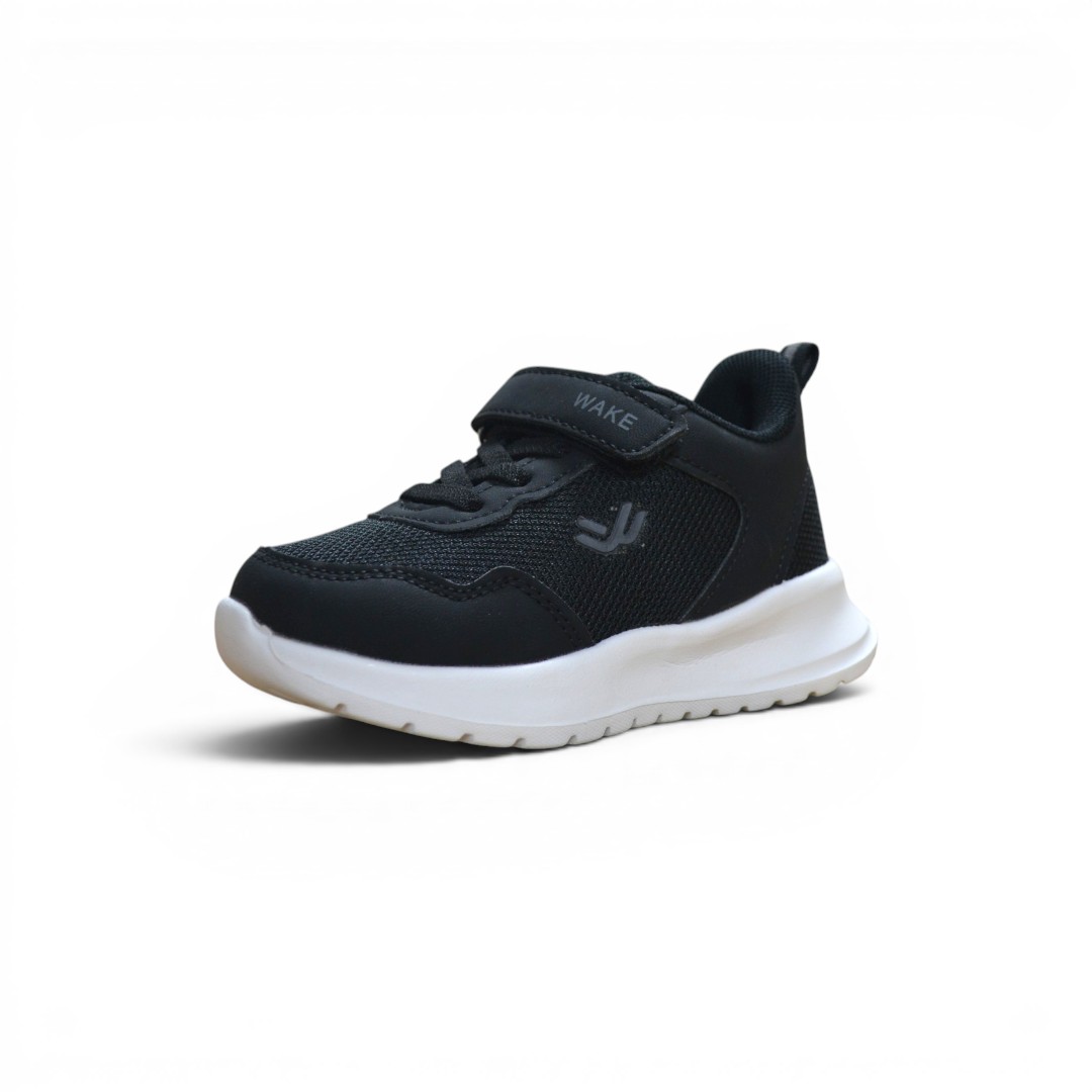  Articulo 2874<br>ZAPATILLA URBANA – WAKE – 22/27<br>Color 001 NEGRO <br> <span class='titulo_secundario' style='background-color:white;color:black;margin-top:7px; margin-bottom:0px;font-size:20px;'>Precio del Par</span>