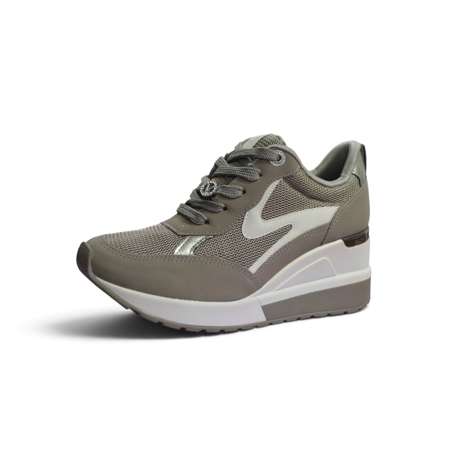 Articulo 2882<br>ZAPATILLA URBANA – VIA MARTE – 36/40<br>Color 01194 TAUPE <br> <span class='titulo_secundario' style='background-color:white;color:black;margin-top:7px; margin-bottom:0px;font-size:20px;'>Precio del Par</span>